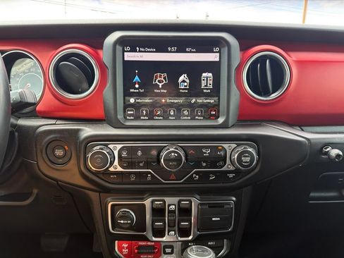 Used 2019 Jeep Wrangler Unlimited Rubicon AWD/4WD image 31