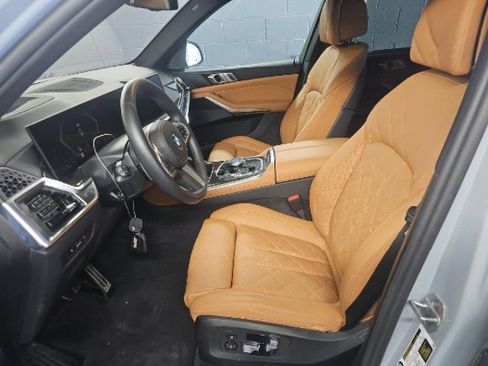 Used 2026 BMW X5 xDrive40i image 2