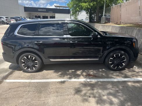 Used 2024 Kia Telluride SX w/ Towing Package FWD image 5