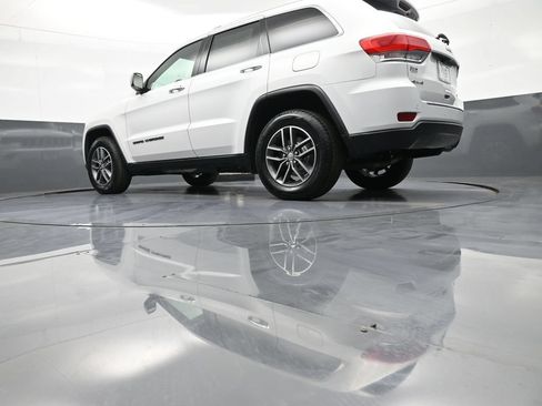 Used 2018 Jeep Grand Cherokee Limited AWD/4WD image 31