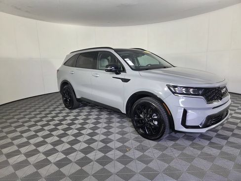Used 2023 Kia Sorento SX FWD image 2