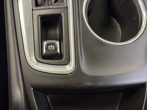 Used 2019 Chevrolet Equinox Premier image 38