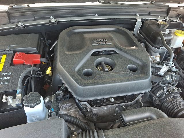 Used 2023 Jeep Wrangler Unlimited Sahara AWD/4WD image 28
