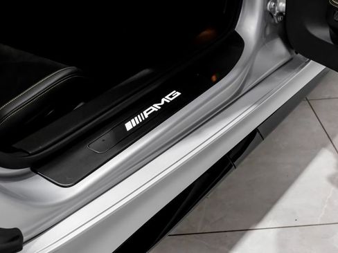 Used 2018 Mercedes-Benz AMG GT R image 27