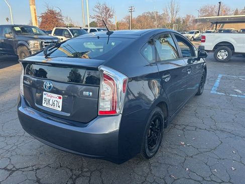Used 2013 Toyota Prius Four image 2
