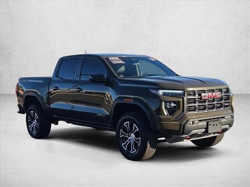 Used 2024 GMC Canyon AT4 image 3