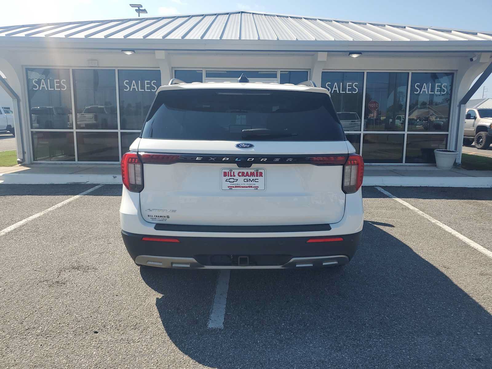 Used 2025 Ford Explorer Active w/ Active Comfort Package RWD image 4