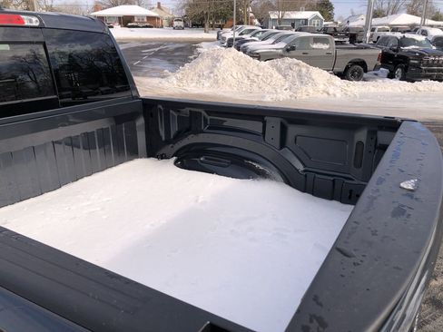 New 2026 RAM 1500 4x4 Crew Cab image 9