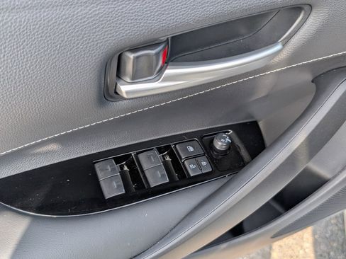 Used 2025 Toyota Corolla SE image 15