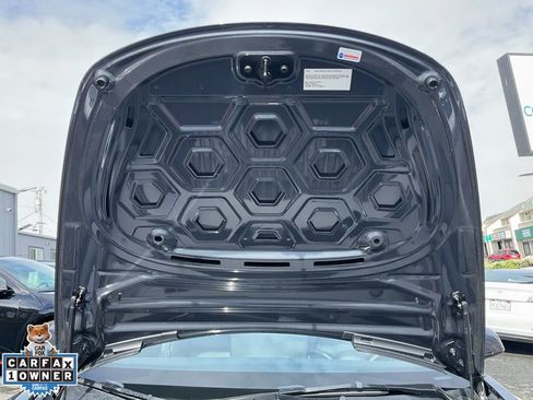 Used 2023 Tesla Model 3 Standard Range image 12