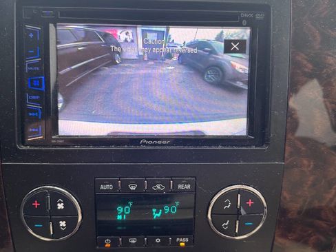 Used 2009 GMC Yukon XL Denali image 18