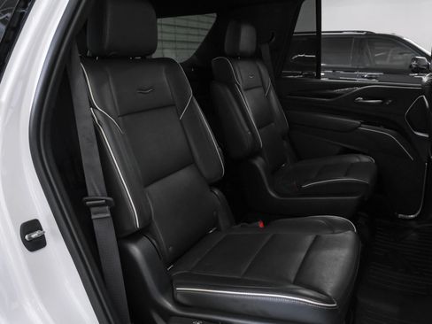 Used 2021 Cadillac Escalade Sport RWD image 32