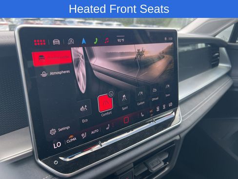 Used 2025 Volkswagen Tiguan SE image 11