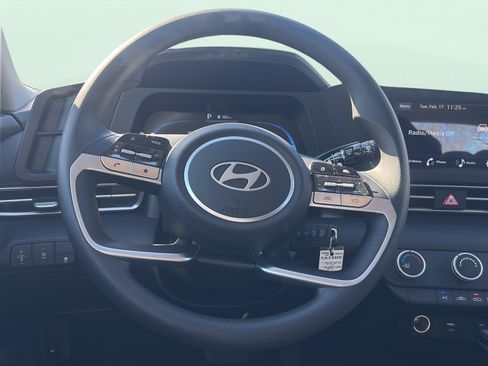 Certified 2026 Hyundai Elantra SE FWD image 12