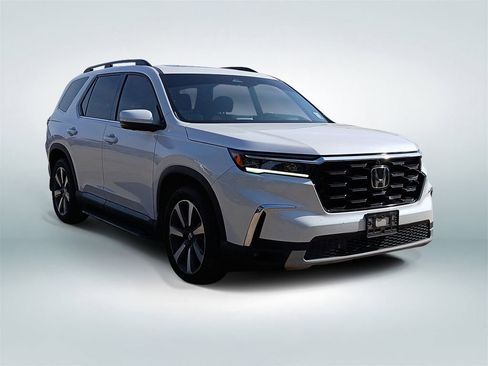 Used 2023 Honda Pilot Elite image 2