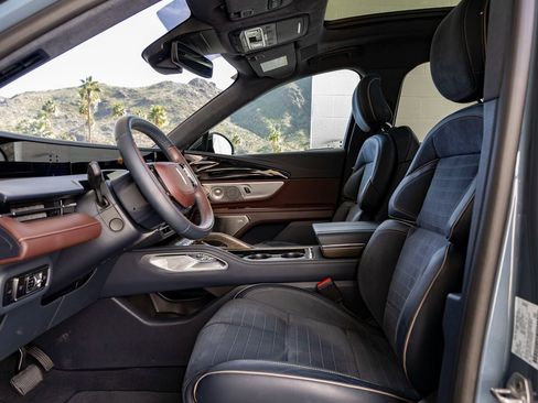 Used 2026 Lincoln Nautilus Black Label image 18