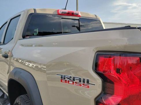 Certified 2024 Chevrolet Colorado Trail Boss w/ LPO, Dark Essentials Package AWD/4WD image 10