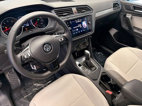 Used 2021 Volkswagen Tiguan SE image 7