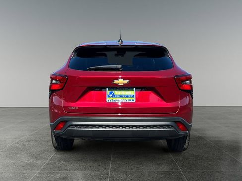 Used 2025 Chevrolet Trax LS FWD image 6