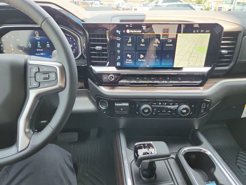 New 2026 Chevrolet Silverado 1500 LT Trail Boss w/ LPO, Dark Essentials Package AWD/4WD image 19