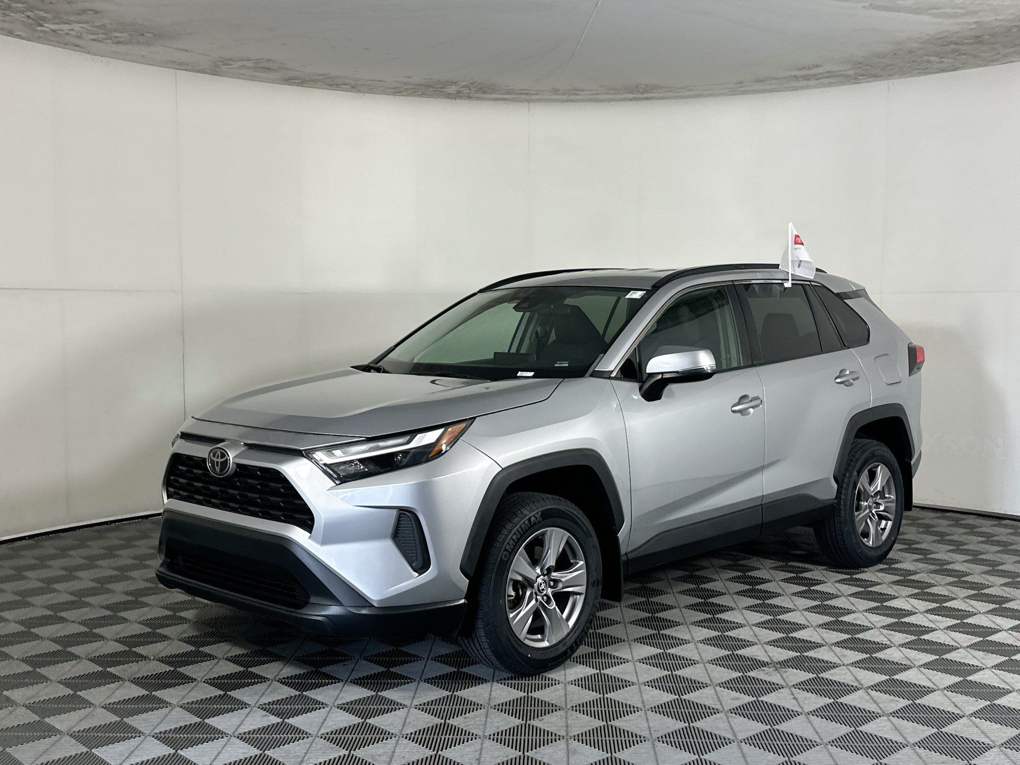 Used 2024 Toyota RAV4 XLE FWD image 7