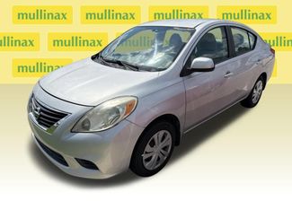 Used 2012 Nissan Versa SV w/ Convenience Pkg FWD video 2