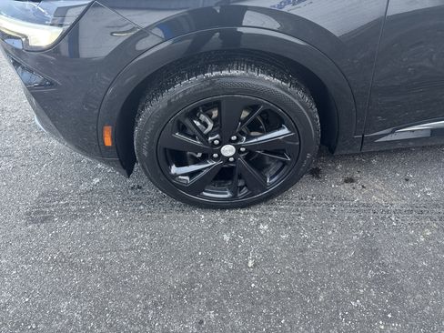 Used 2021 Buick Envision Essence w/ Sport Touring Package image 11