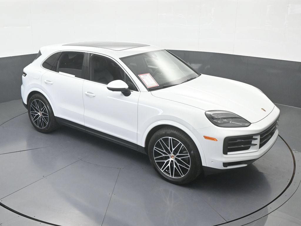 Used 2025 Porsche Cayenne AWD/4WD image 64
