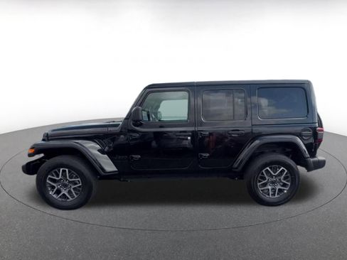 Used 2025 Jeep Wrangler Unlimited Sahara AWD/4WD image 9