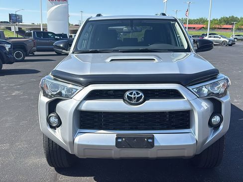 Used 2016 Toyota 4Runner SR5 AWD/4WD image 2