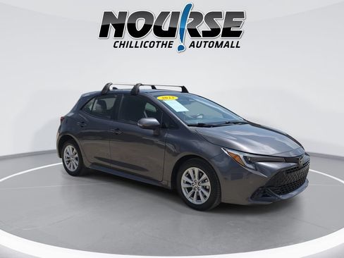 Used 2023 Toyota Corolla SE FWD image 2
