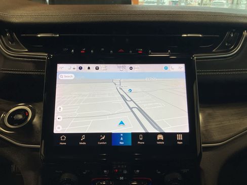 Used 2023 Jeep Grand Cherokee Limited w/ Luxury Tech Group II image 20