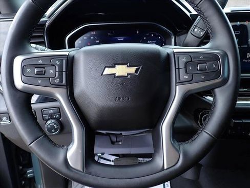 Used 2025 Chevrolet Silverado 1500 LT AWD/4WD image 17