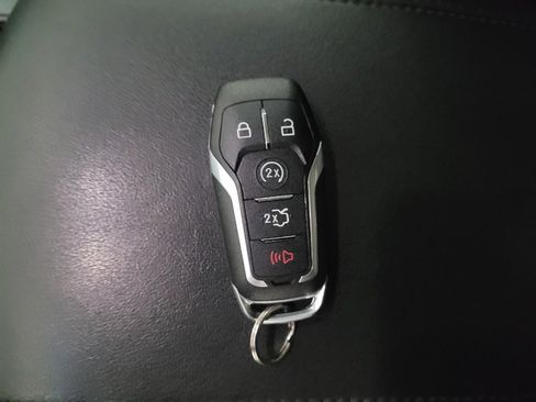 Used 2016 Ford Edge SEL w/ Equipment Group 201A image 32