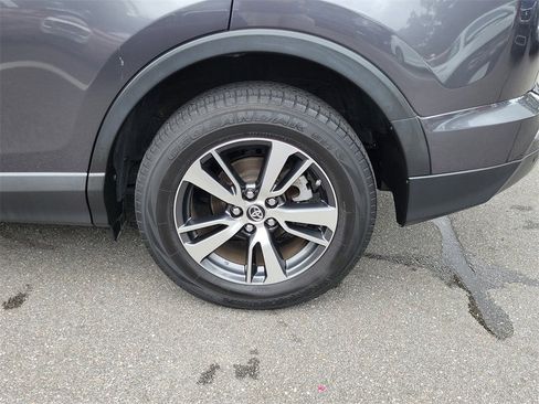 Used 2018 Toyota RAV4 XLE image 8
