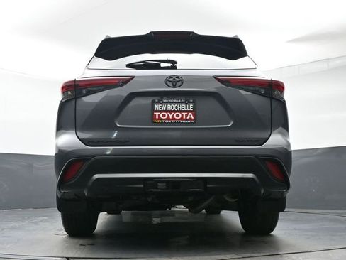 Certified 2024 Toyota Highlander XLE AWD/4WD image 35