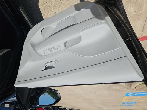Used 2025 Hyundai Kona SEL FWD image 11