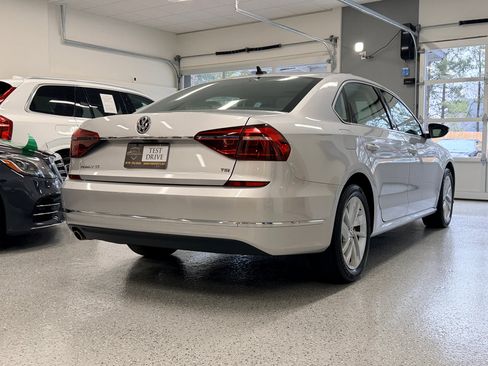 Used 2018 Volkswagen Passat 2.0T SE image 8