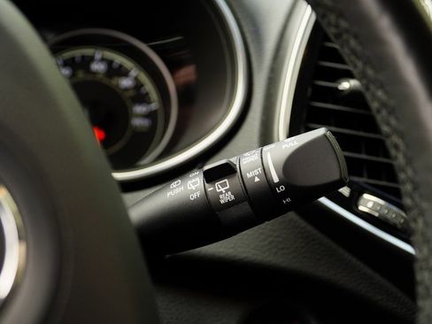 Used 2019 Jeep Cherokee Limited image 24