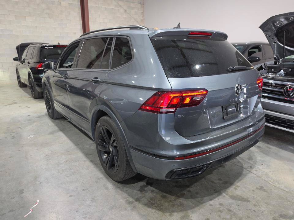 Used 2023 Volkswagen Tiguan SE R-Line FWD image 6