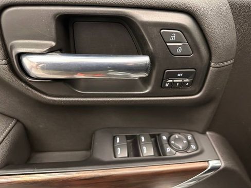 Used 2021 GMC Sierra 1500 SLT w/ SLT Premium Package AWD/4WD image 16