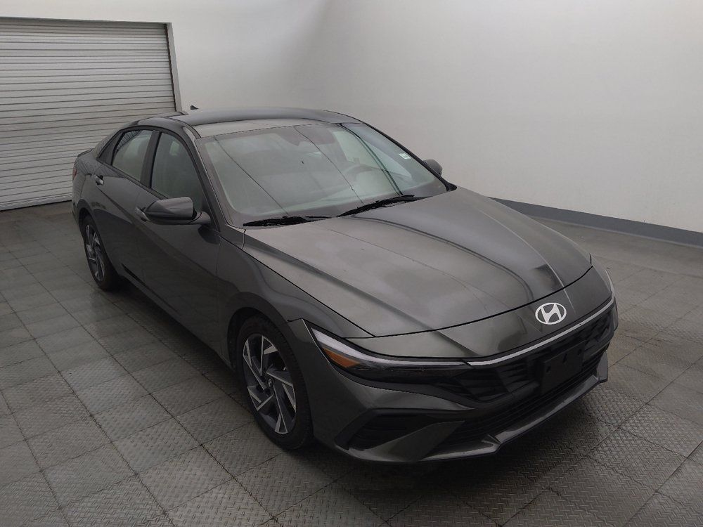 Used 2025 Hyundai Elantra Sport FWD image 13