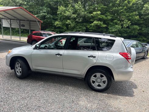Used 2012 Toyota RAV4 4WD w/ Value Pkg image 3