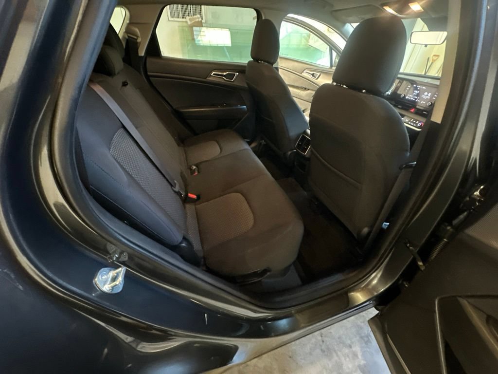 Used 2023 Kia Sportage LX AWD/4WD image 31