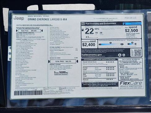 New 2025 Jeep Grand Cherokee Laredo image 17