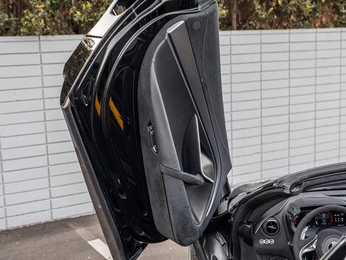 Used 2024 McLaren 750S Spider RWD image 39