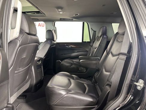 Used 2020 Cadillac Escalade Luxury AWD/4WD image 22