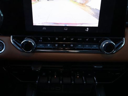 Used 2024 GMC Canyon AT4 w/ AT4 Premium Package image 25