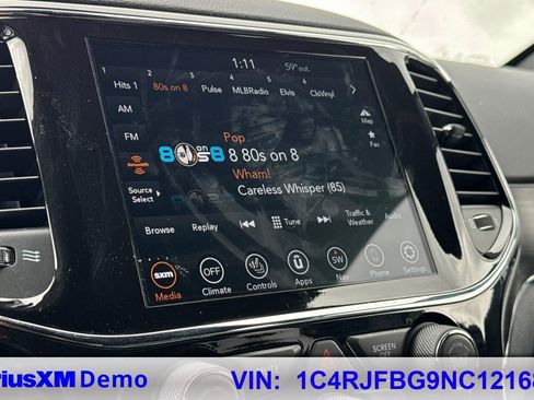Used 2022 Jeep Grand Cherokee Limited w/ Tech Group AWD/4WD image 35