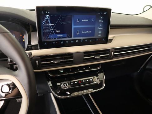 New 2026 Lincoln Corsair Premiere image 5